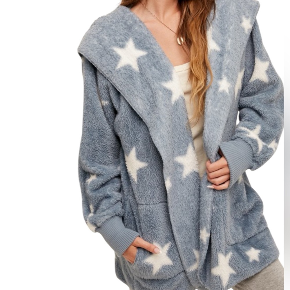 162. Women’s Blue/White Star Print Soft Plush Pocketed Hooded Jacket NWT